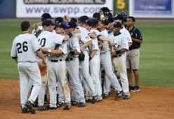 爱游戏-中国篮球职业联赛球队战术创新案例分析及总结，篮球联赛战术中文版